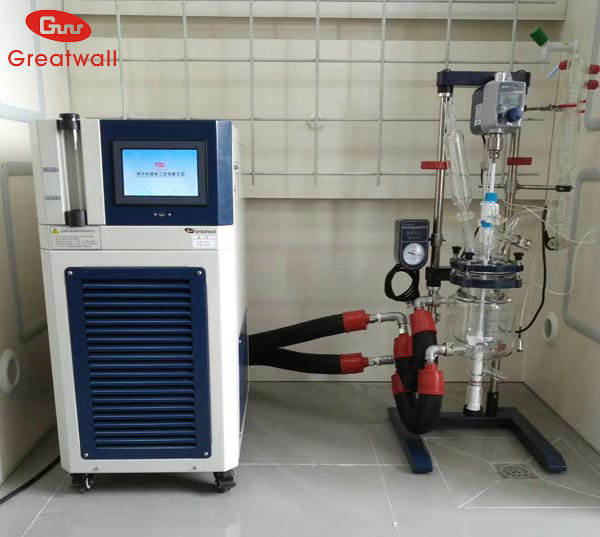 實(shí)驗(yàn)室高低溫循環(huán)裝置，反應(yīng)釜冷熱一體機(jī)
