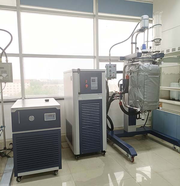 制冷加熱循環(huán)機全密閉管道說明