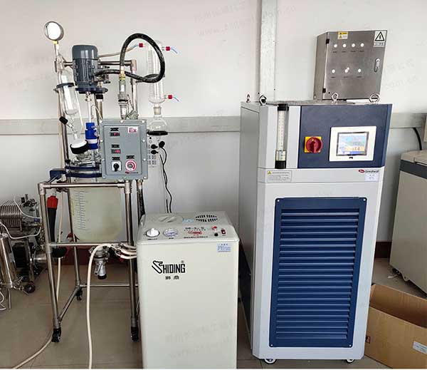 高低溫一體機(jī)組合裝置