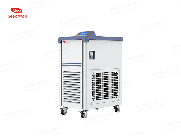 怎么選購(gòu)低溫冷卻液循環(huán)泵