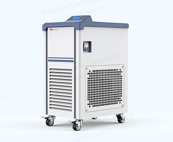 開(kāi)放式和封閉式低溫冷卻液循環(huán)泵區(qū)別對(duì)比